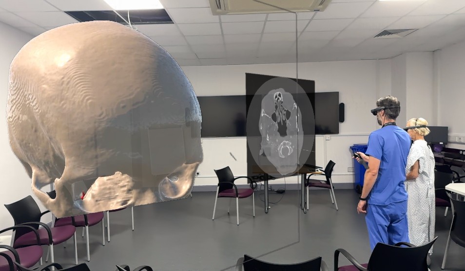 Patient consultation with mixed reality tech